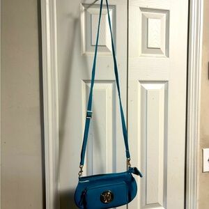 Used cute handbag that is good dress up or just go out and have fun.